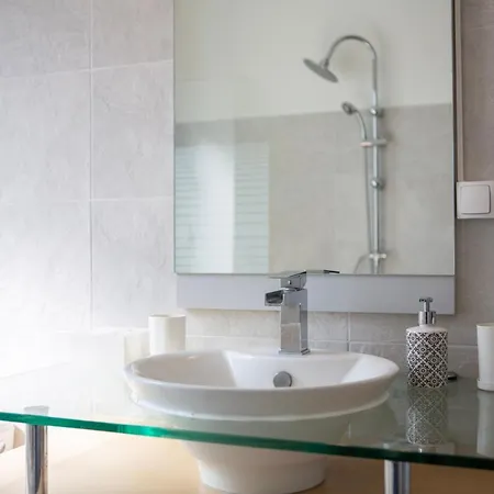 Le Citadin - Centre - Musee Automobile - Parc Expo アパート *